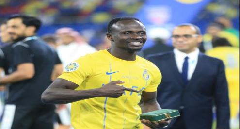  ماني ضاحكًا: محمد صلاح؟ لا يمتلك كأس أفريقيا (فيديو)